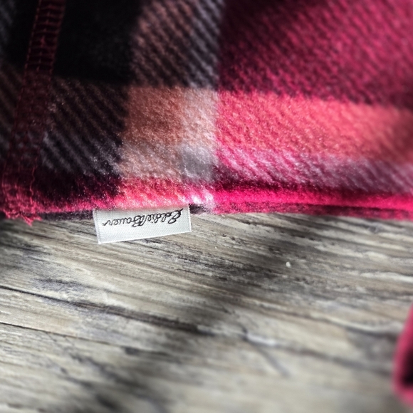 Eddie Bauer Ultrasoft Fleece ¼-Zip – Women’s Large – Dark Berry Plaid - Picture 9 of 9